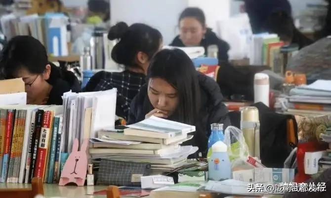 “博士”和“博士后”, 谁才是最高学历? 大学教授给出标准答案