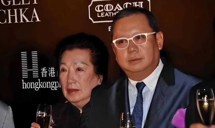 大儿子沉迷女色无心家业，二儿子败光400亿，一世英名被后代毁