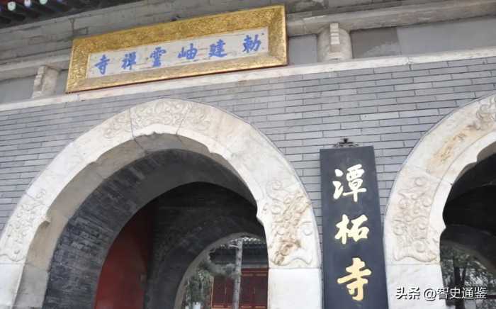 中国有一古寺，庙不大，却有武警镇守，它有何“过人”之处?